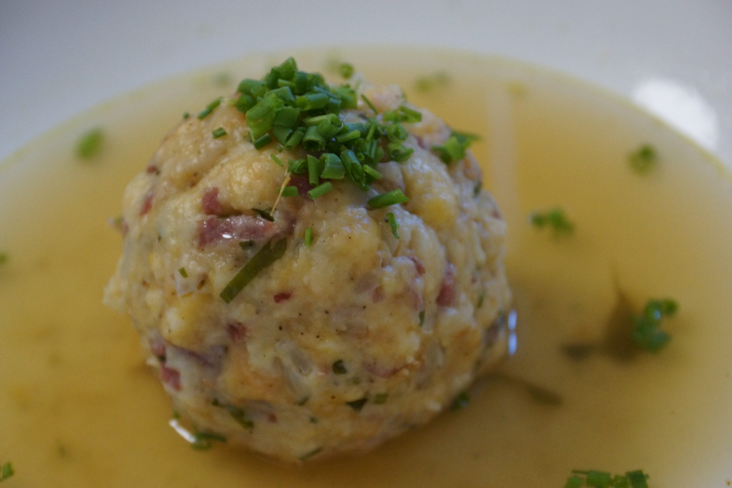 Tiroler Speckknödel: Das Rezept zum Nachkochen (mit Fotoreportage)