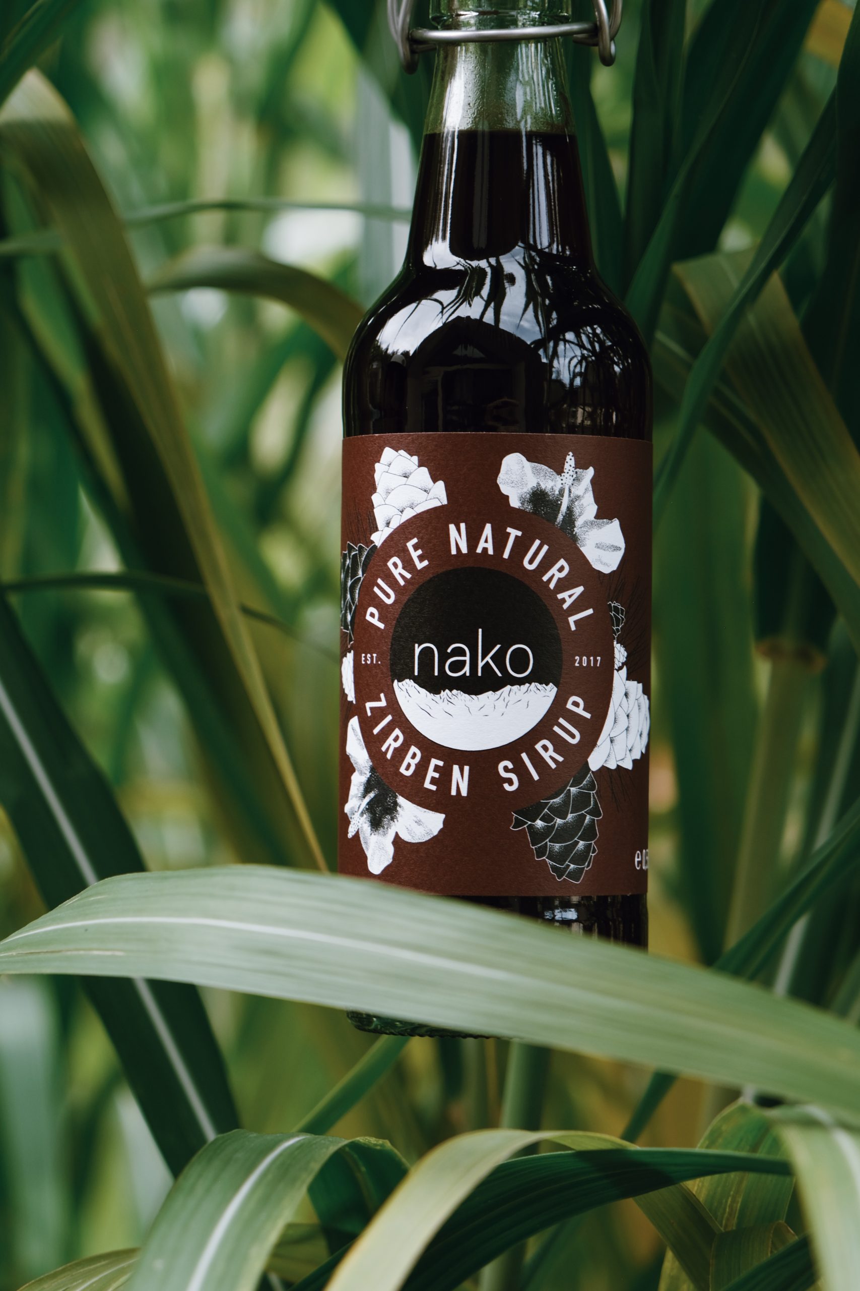 nako Zirbensirup – Die Alpen in der Flasche